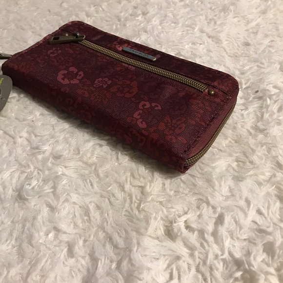 Travelon Zip Around Wallet - Picture 6 of 8